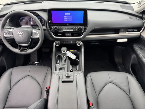 New 2026 Toyota Grand Highlander AWD image 4
