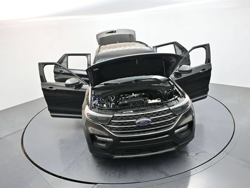 Used 2023 Ford Explorer XLT w/ Equipment Group 202A AWD/4WD image 26