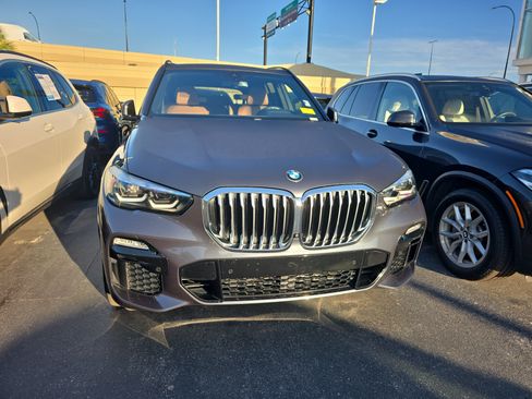 Used 2021 BMW X5 xDrive40i w/ M Sport Package AWD/4WD image 2