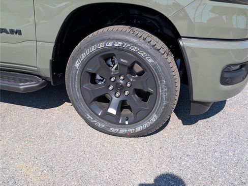 New 2026 RAM 1500 Express image 5