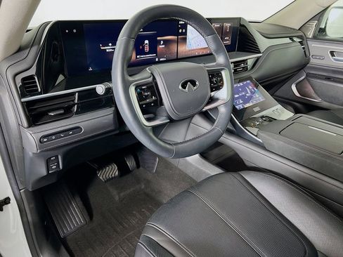 Used 2025 INFINITI QX80 Sensory AWD/4WD image 9