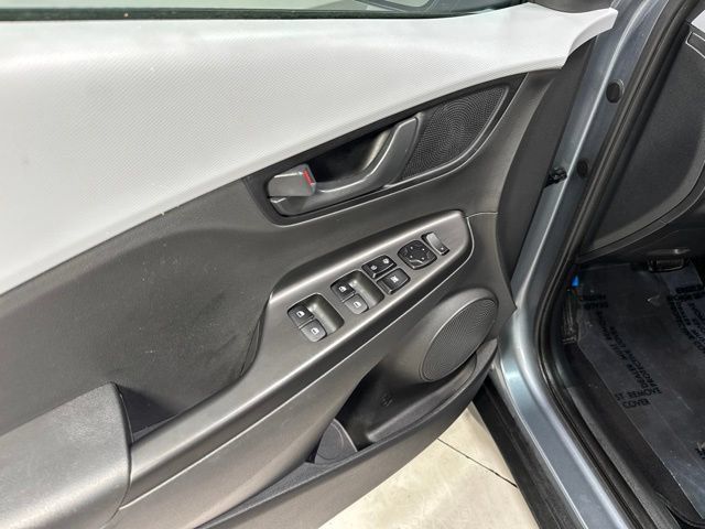 Used 2020 Hyundai Kona SE AWD/4WD image 9