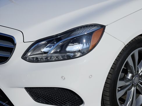 Used 2016 Mercedes-Benz E 350 Sedan image 9