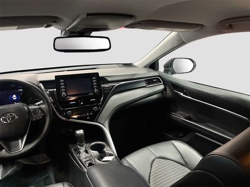 Used 2023 Toyota Camry SE image 23