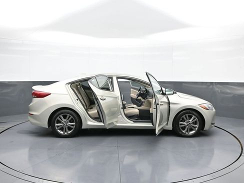 Used 2017 Hyundai Elantra Value Edition w/ Cargo Package image 41