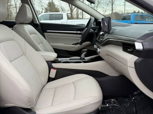 Used 2024 Nissan Altima 2.5 SL image 17