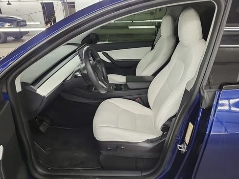 Used 2022 Tesla Model Y Long Range AWD/4WD image 4