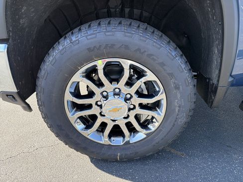 New 2026 Chevrolet Silverado 2500 LTZ w/ LTZ Convenience Package image 11