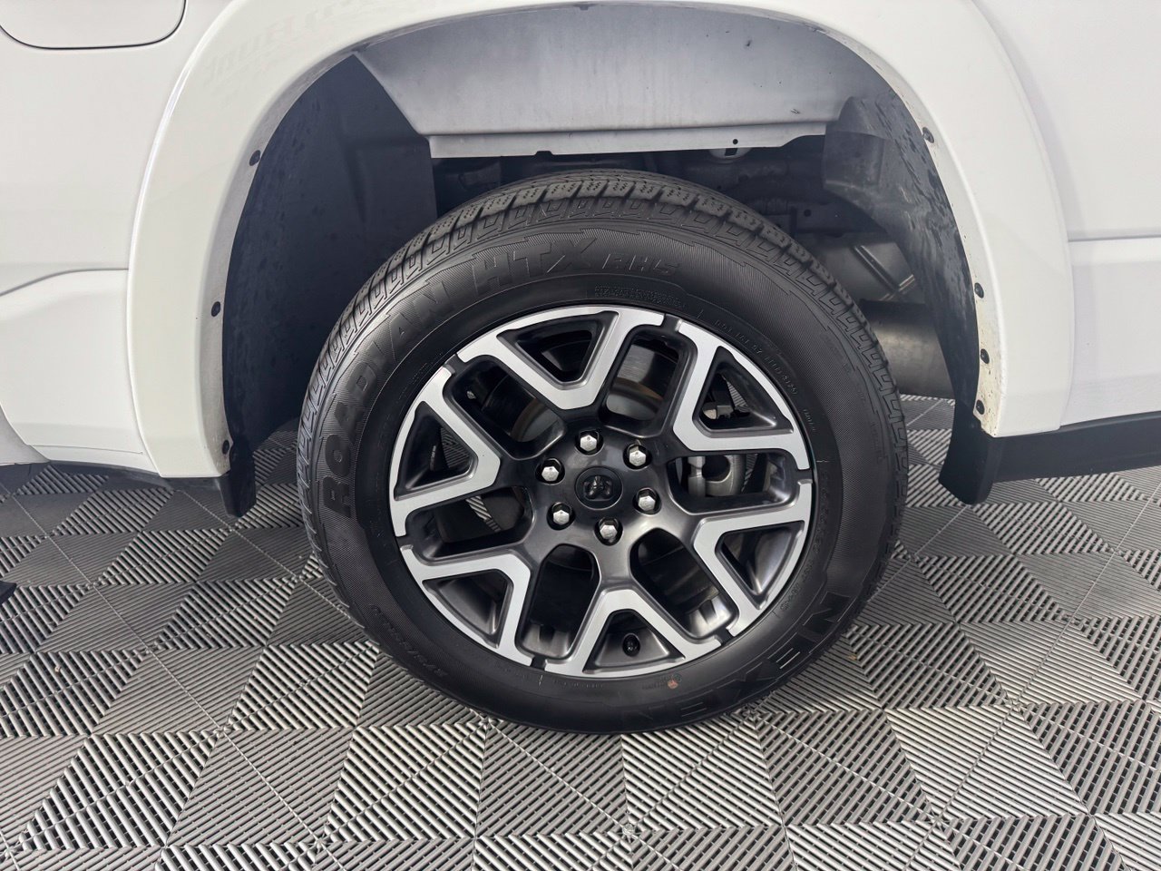 Used 2026 RAM 1500 Laramie AWD/4WD image 13