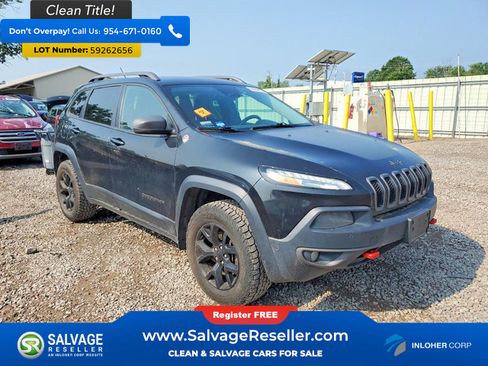 Used 2015 Jeep Cherokee Trailhawk w/ Leather Interior Group AWD/4WD image 5