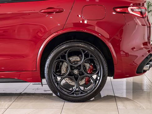 Used 2023 Alfa Romeo Stelvio Quadrifoglio AWD/4WD image 7