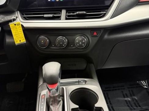Used 2024 Chevrolet Trax RS FWD image 4