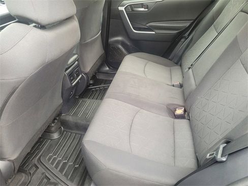 Used 2021 Toyota RAV4 XLE image 17