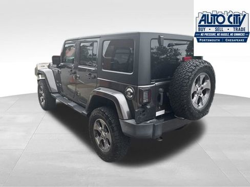 Used 2016 Jeep Wrangler Unlimited Sahara w/ Dual Top Group AWD/4WD image 26