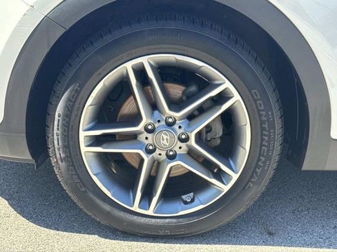 Used 2017 Hyundai Santa Fe Limited AWD/4WD image 9