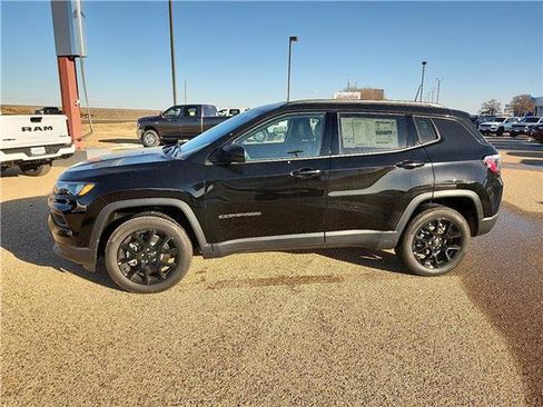 New 2026 Jeep Compass Latitude image 2