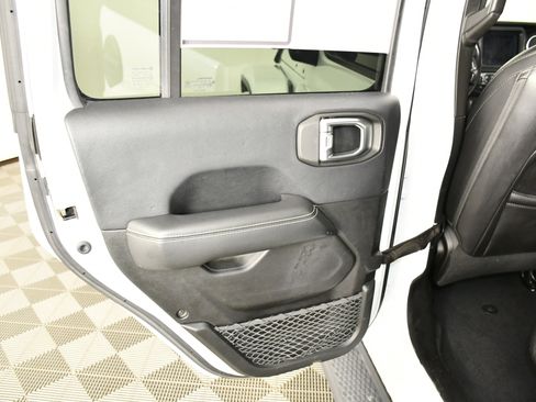 Used 2019 Jeep Wrangler Unlimited Sahara image 48