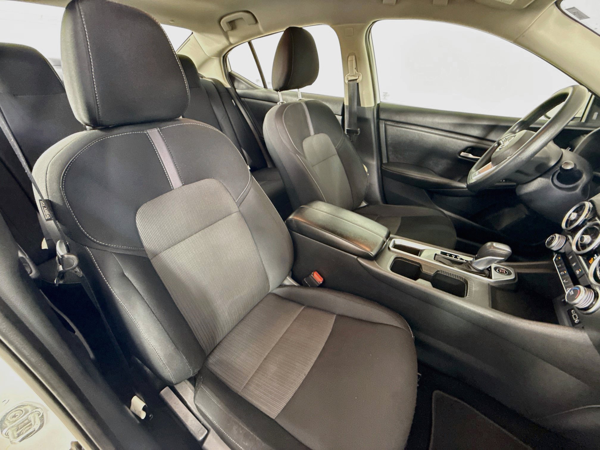 Used 2024 Nissan Sentra SV FWD image 28