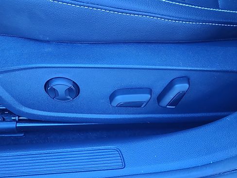 Certified 2023 Volkswagen Jetta SE w/ Panoramic Sunroof Package image 14