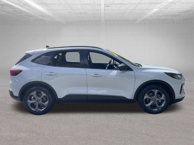 Used 2025 Ford Escape ST-Line FWD image 5