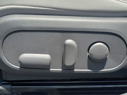 Used 2024 Hyundai Kona Limited FWD image 20