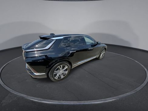 Used 2024 Cadillac Lyriq Luxury RWD image 8