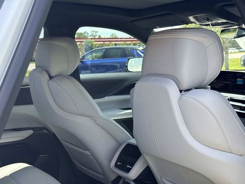 Used 2024 Cadillac Lyriq Luxury RWD image 27