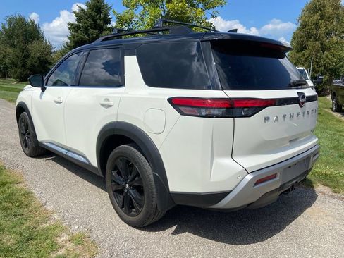 Used 2022 Nissan Pathfinder Platinum w/ Cargo Package AWD/4WD image 3