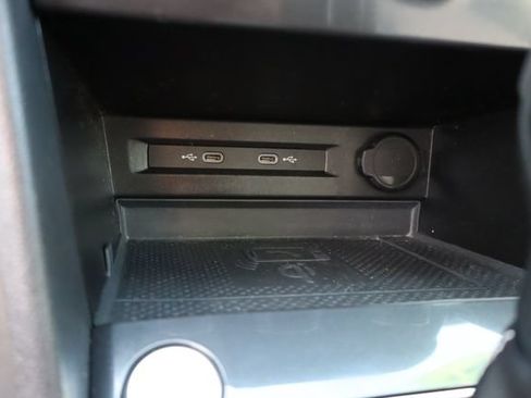 Used 2021 Volkswagen Tiguan SE w/ Panoramic Sunroof Package FWD image 35