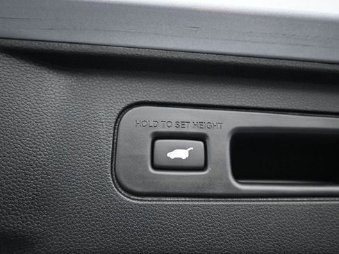 Certified 2023 Honda Pilot Touring image 24