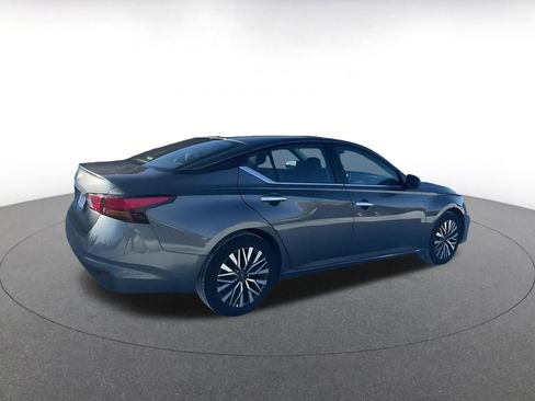 Used 2025 Nissan Altima 2.5 SV image 21
