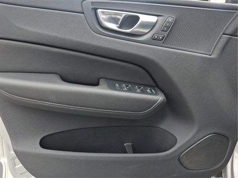 Certified 2025 Volvo XC60 B5 Plus image 10