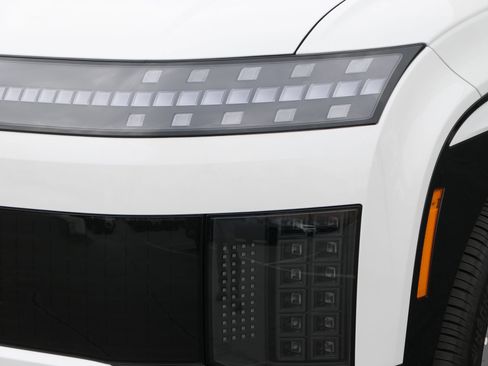 New 2026 Hyundai Ioniq 9 Limited AWD/4WD image 6