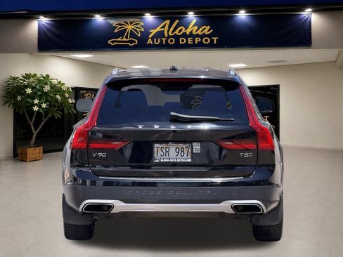 Used 2018 Volvo V90 T5 Cross Country w/ Convenience Package AWD/4WD image 4