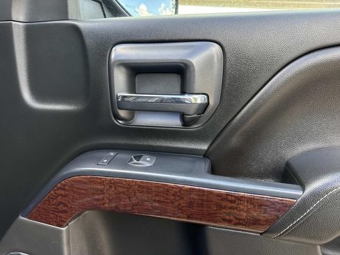Used 2018 GMC Sierra 1500 SLT w/ SLT Premium Package AWD/4WD image 16