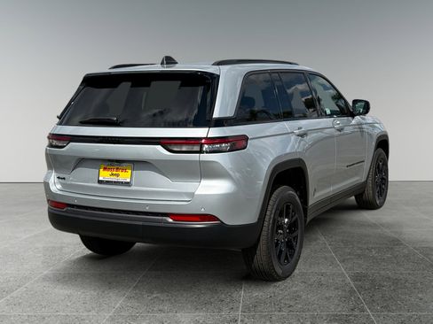 New 2026 Jeep Grand Cherokee Laredo AWD/4WD image 5