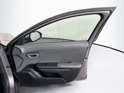 Used 2025 Kia K4 LXS image 30