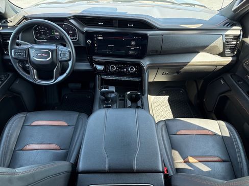 Used 2023 GMC Sierra 1500 AT4 w/ AT4 Premium Package AWD/4WD image 12