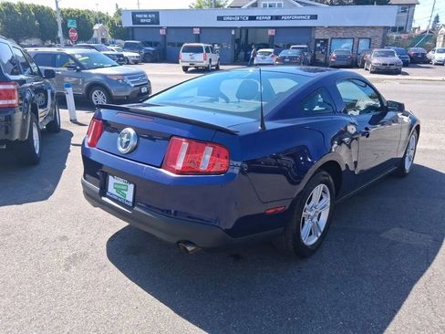 Used 2010 Ford Mustang Premium RWD image 5
