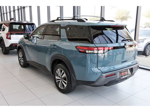 New 2026 Nissan Pathfinder SL image 3