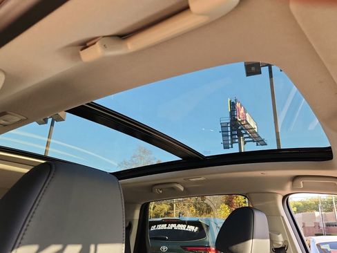 Used 2024 Acura MDX FWD image 21