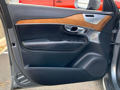 Used 2019 Volvo XC90 T6 Inscription w/ Luxury Package image 18