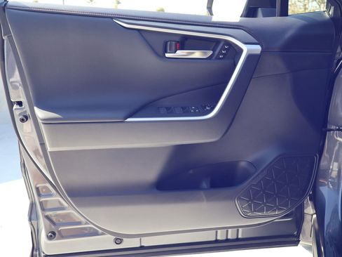 Used 2021 Toyota RAV4 XSE w/ Premium Package image 13