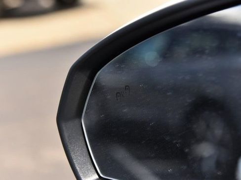 New 2026 Volkswagen Taos SE image 9