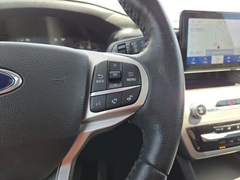Used 2022 Ford Explorer XLT AWD/4WD image 23