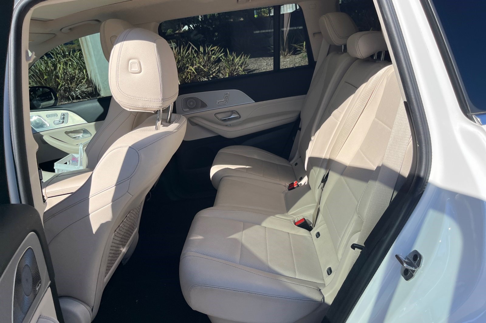 Used 2024 Mercedes-Benz GLS 450 4MATIC image 9
