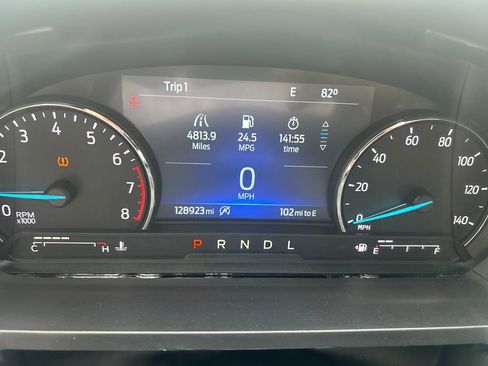Used 2021 Ford Explorer XLT w/ Equipment Group 202A AWD/4WD image 18
