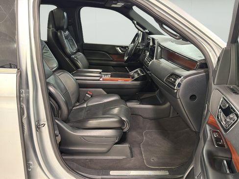 Used 2020 Lincoln Navigator L Reserve RWD image 27