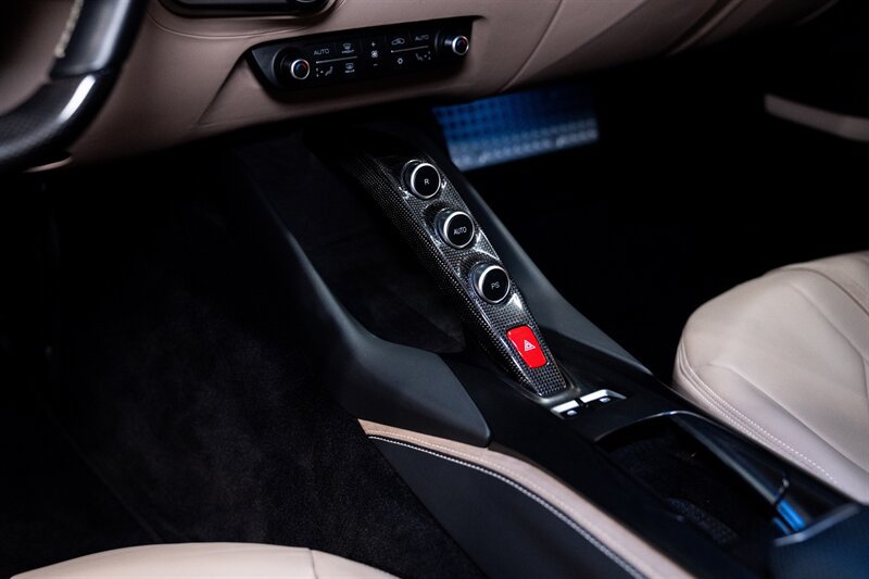 Used 2018 Ferrari 812 Superfast RWD image 28