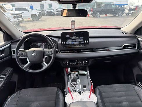 Used 2022 Mitsubishi Outlander SE image 5